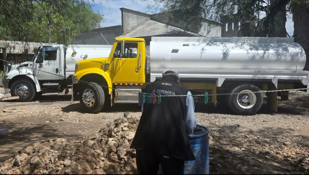 Clausuran pozo presuntamente irregular y aseguran 5 pipas en Puebla | Especial