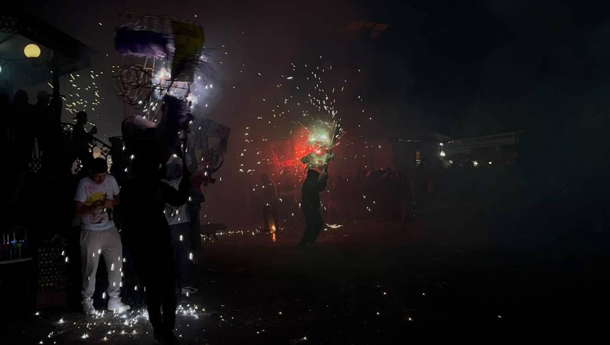 Ecatepec prohibió la quema de toritos pirotécnicos para reducir riesgos por pólvora durante las fiestas patrias. | Foto: Especial