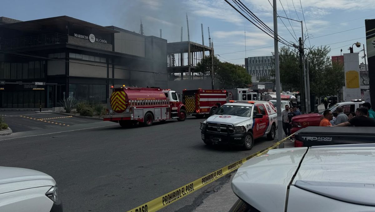 Incendio por cortocircuito en plaza Vista Centro 1201 | Víctor González