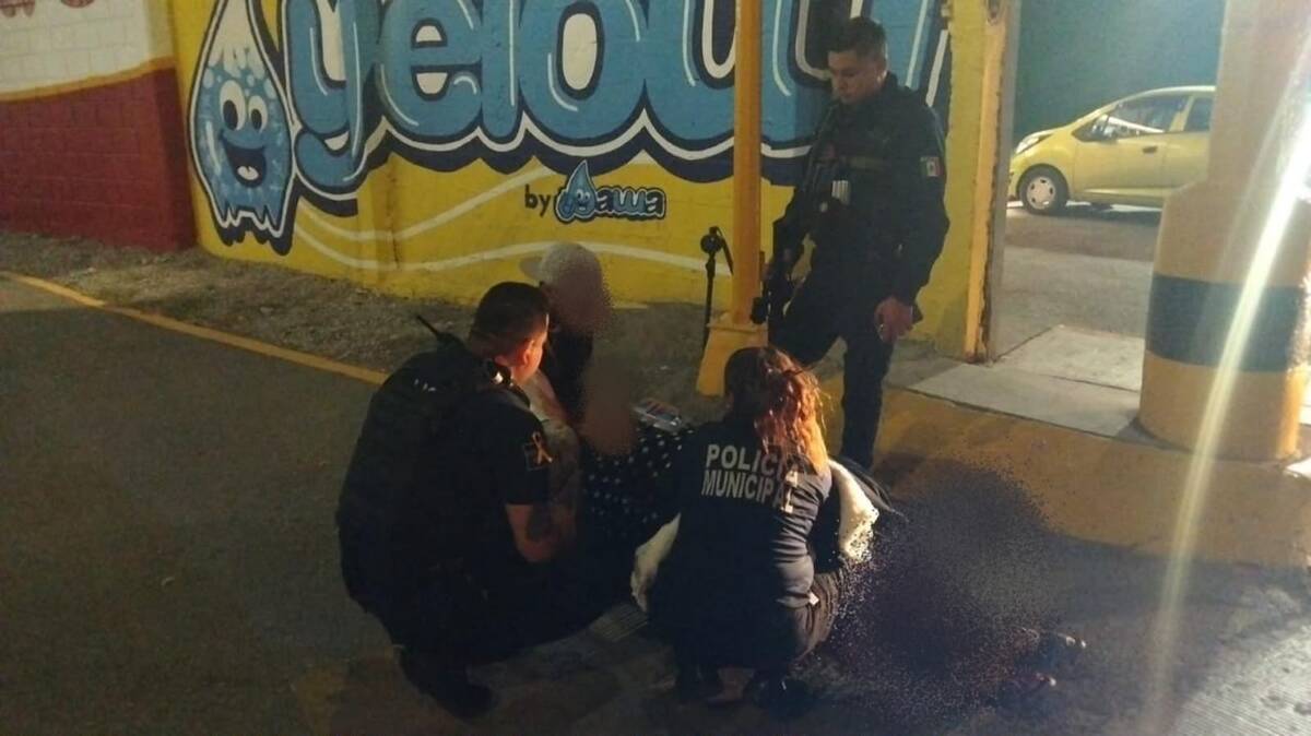 Seguridad Pública auxilia en nacimiento de bebé en Gómez Palacio. | Foto: cortesía de Seguridad Pública Gómez Palacio.