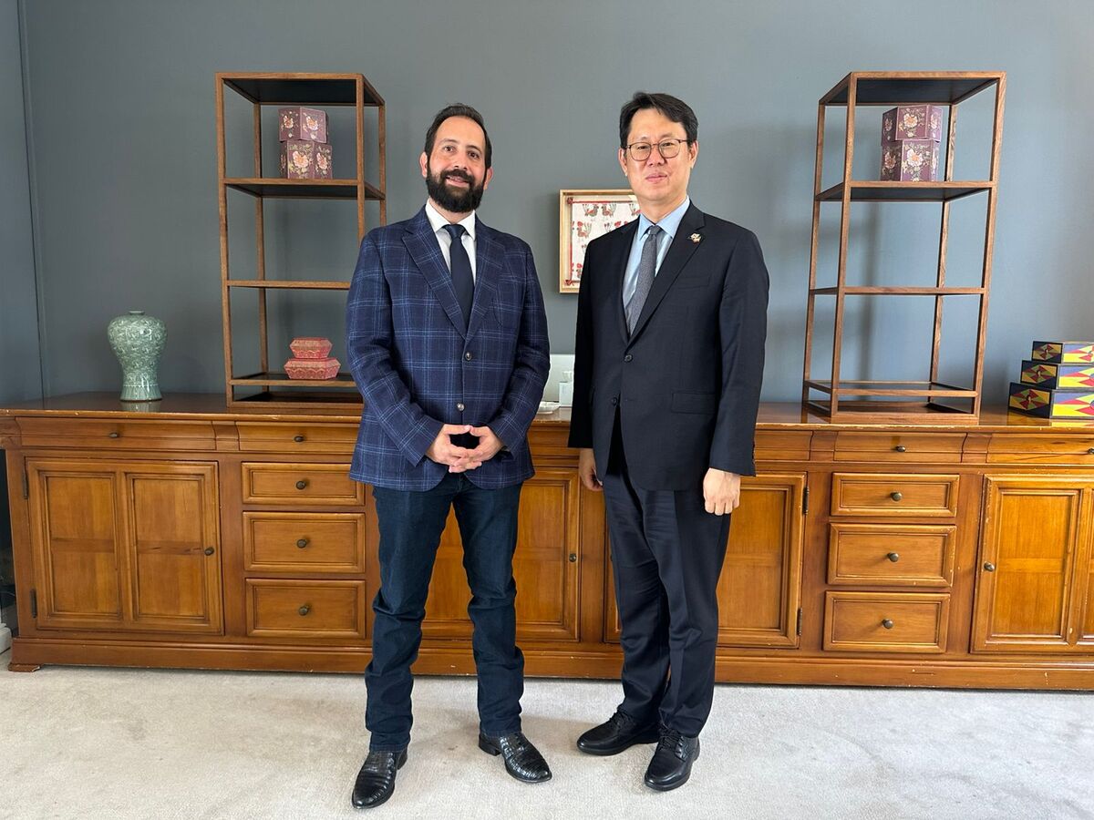 Torreón presenta su potencial industrial a embajador de Corea en México. | Foto de Desarrollo Económico