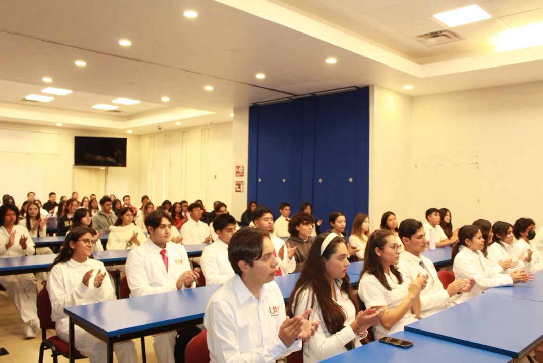 Estudiantes de medicina de la UAEH. (Redes Sociales)