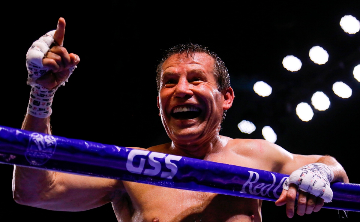 El exboxeador profesional Julio César Chávez. (EFE/Francisco Guasco)