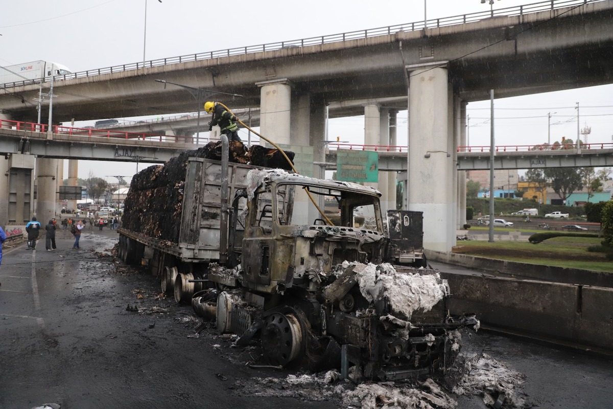 El flamazo se dio por la volcadura de una pipa de casi 50 mil litros de gas de la empresa Transportadora Silza. | Foto: Javier Ríos