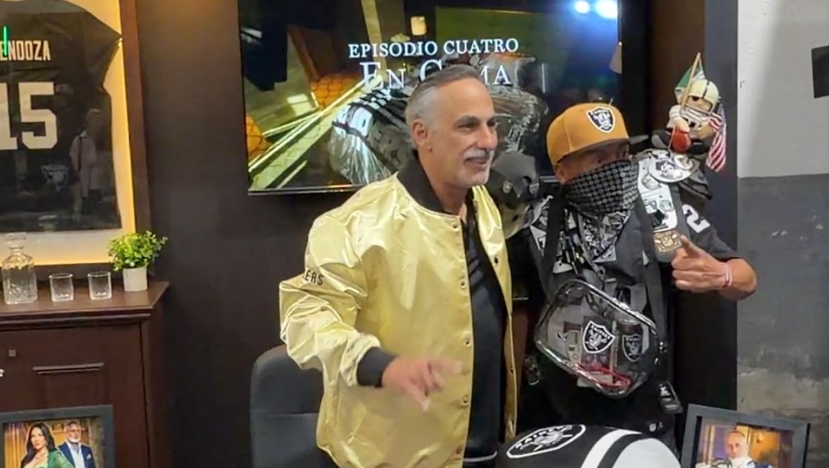 Julio Bracho roba las miradas en el NFL Experience México 2026 (Yedi Moreno)