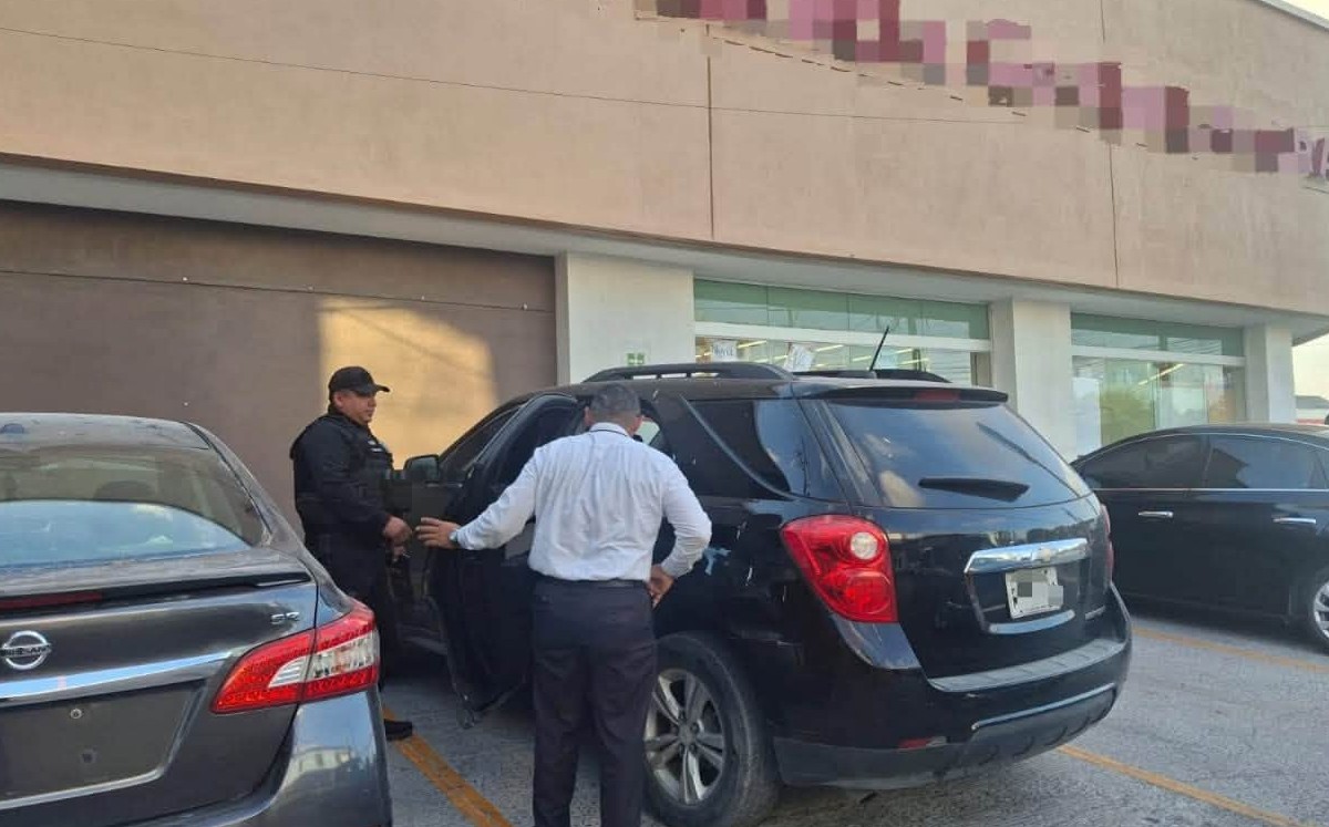 La niña de 5 años se encontraba afuera de una farmacia. | SSPT