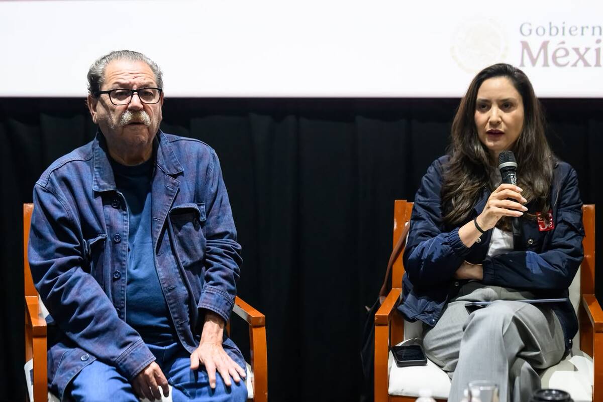 Paco Ignacio Taibo II , director del Fondo de Cultura Económica, y Claudia Curiel de Icaza, secretaria de Cultura. Especial