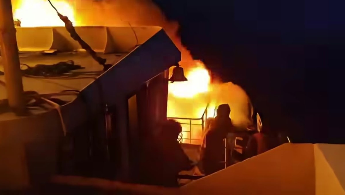 Personal de emergencia acudió al lugar para responder a la emergencia | Foto: Philippine Coast Guard