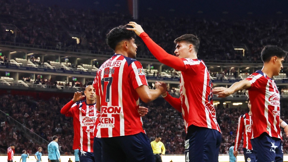 Ricardo Marín busca consolidarse como referente del ataque de Chivas tras la salida de la Hormiga González. ( Imago7)