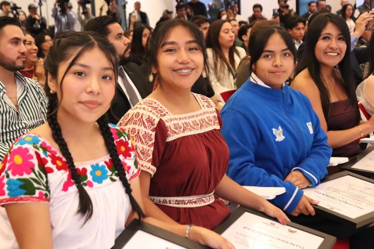 Ganadores del Premio Estatal de la Juventud. (Cortesía)