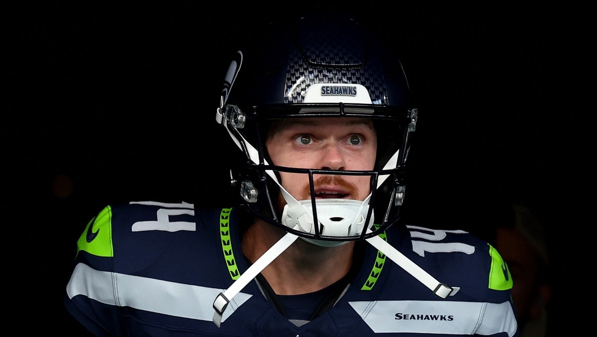 Sam Darnold está en duda para el próximo partido de Seahawks tras sufrir una lesión en la cadera. (Agencia AFP)