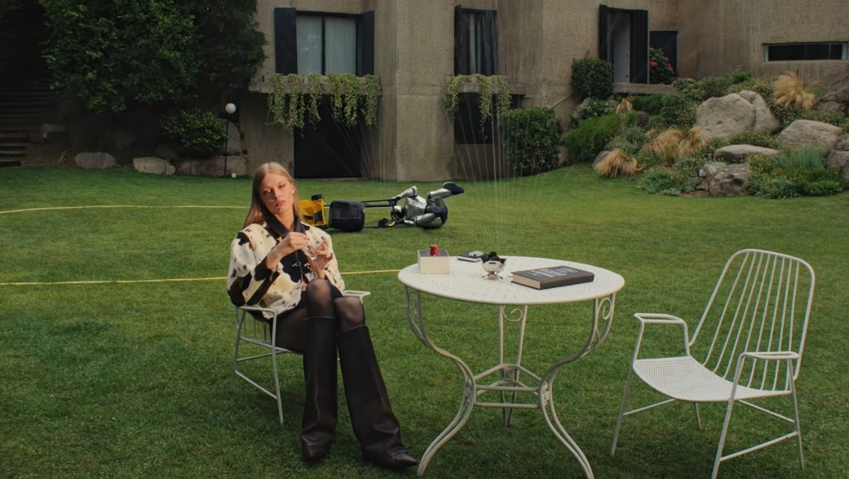 Vivian Wilson 'Born to Disobey' Desigual │Foto: Captura de Pantalla