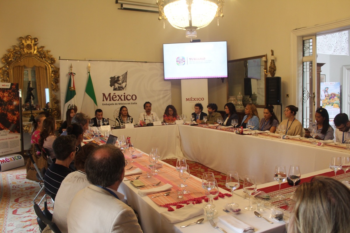 La comitiva que presentó las riquezas de Oaxaca en Italia / Mario Osorio