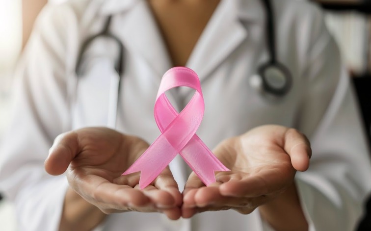 La reconstrucción mamaria busca recuperar el bienestar físico y emocional de mujeres que atravesaron una mastectomía por cáncer.