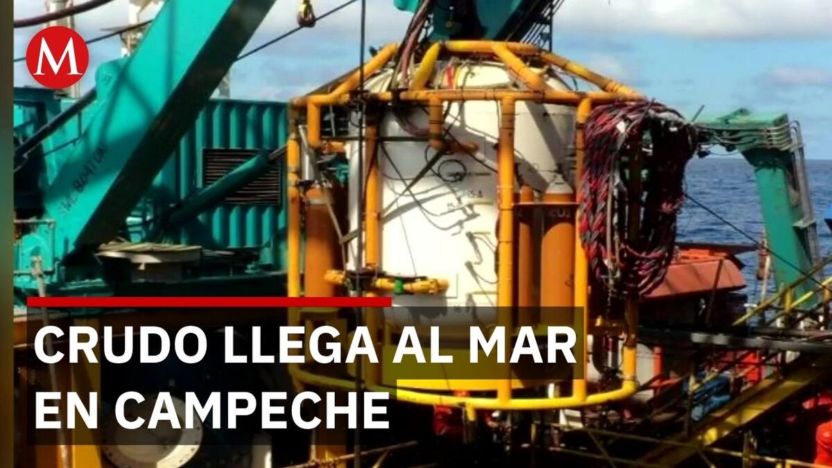 Detienen fuga de crudo en plataforma de Campeche pero derrame llega al mar