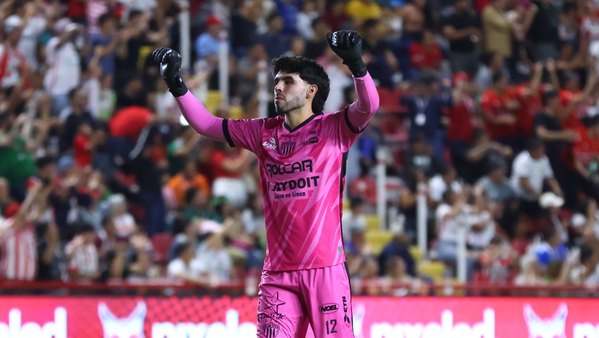 Luis Jiménez se disculpa por su gesto ofensivo contra los aficionados del Necaxa (Imago7)
