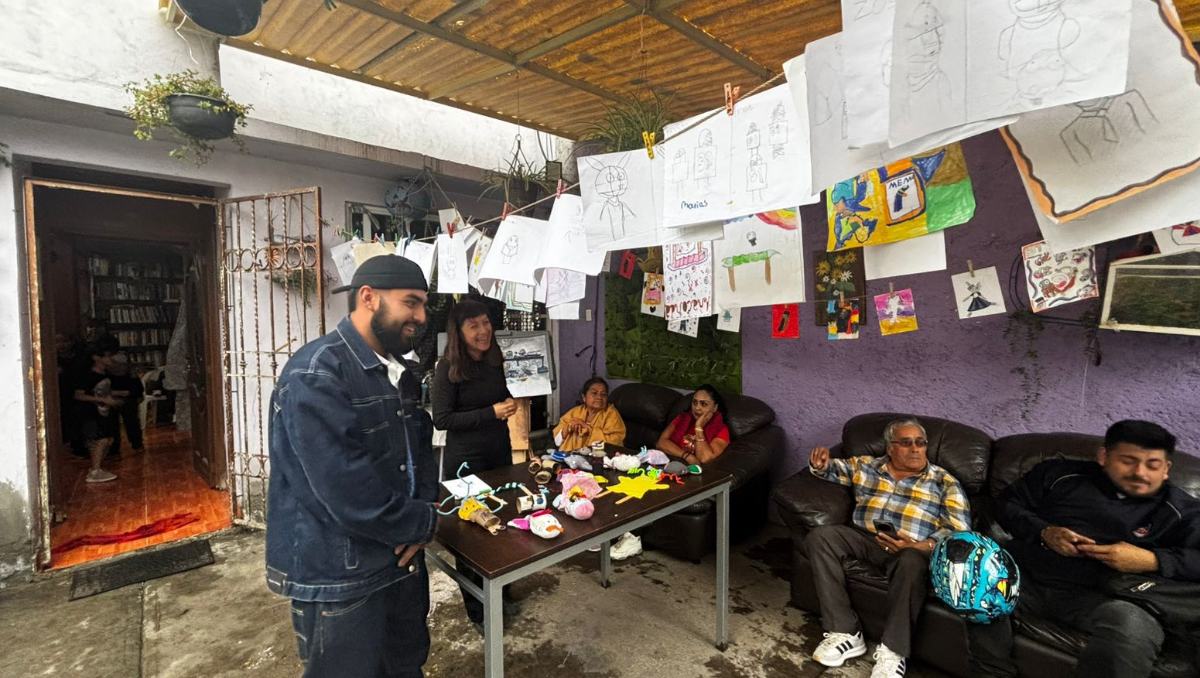 Nashely Hernández y Jorge Arturo Padilla transformaron su amor por el arte en una casa de cultura gratuita en Ecatepec. | Foto: Juan Camacho