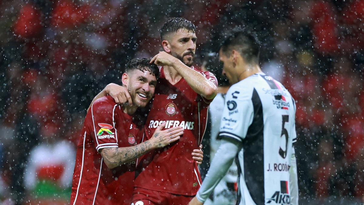 Toluca arrolla al Atlas en el Nemesio Diez y amenaza con tomar el liderato (Reuters)