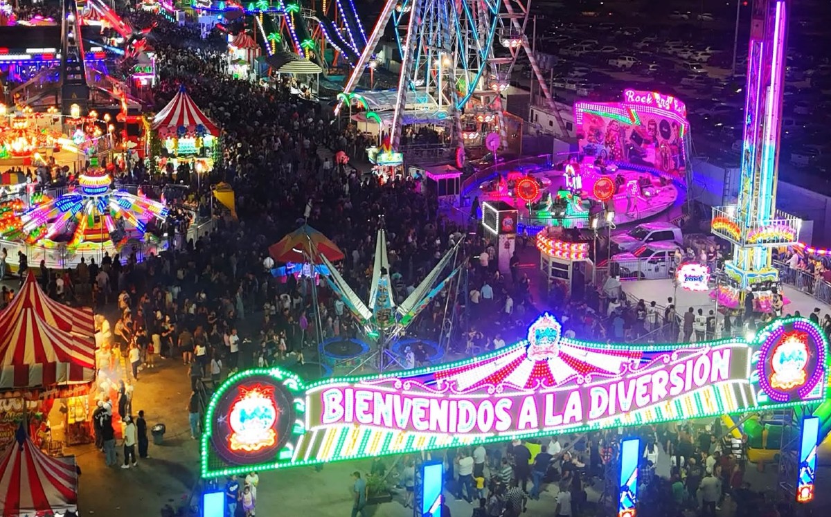 Juegos mecánicos en la Feria de Torreón. | Foto: Especial