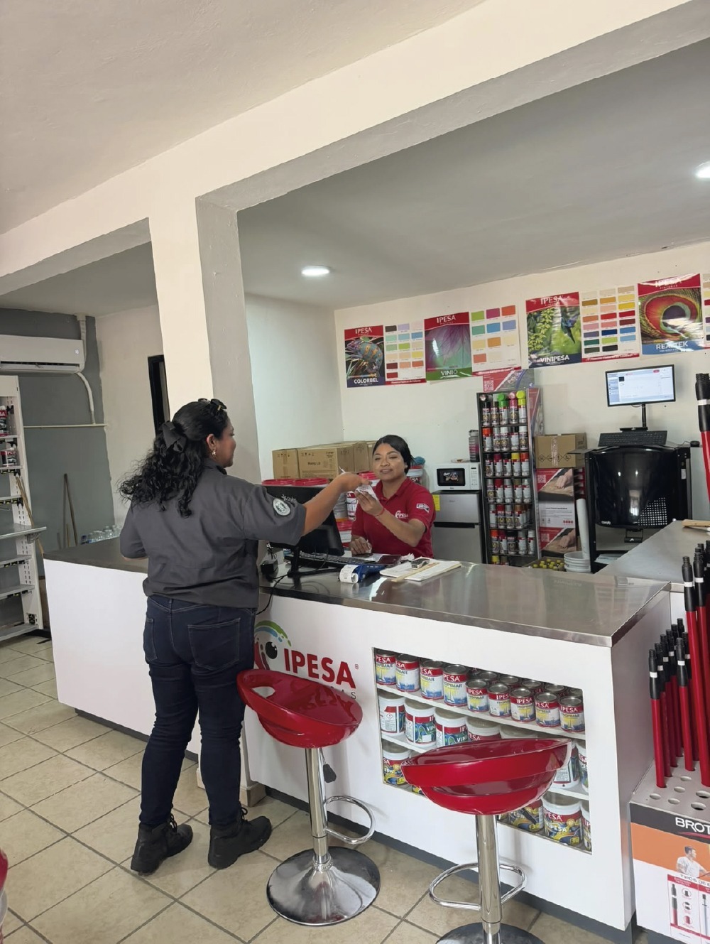 Personal de la Unidad Especializada en Combate al Secuestro y Extorsión brindó orientación a comerciantes y ciudadanos de Altamira.