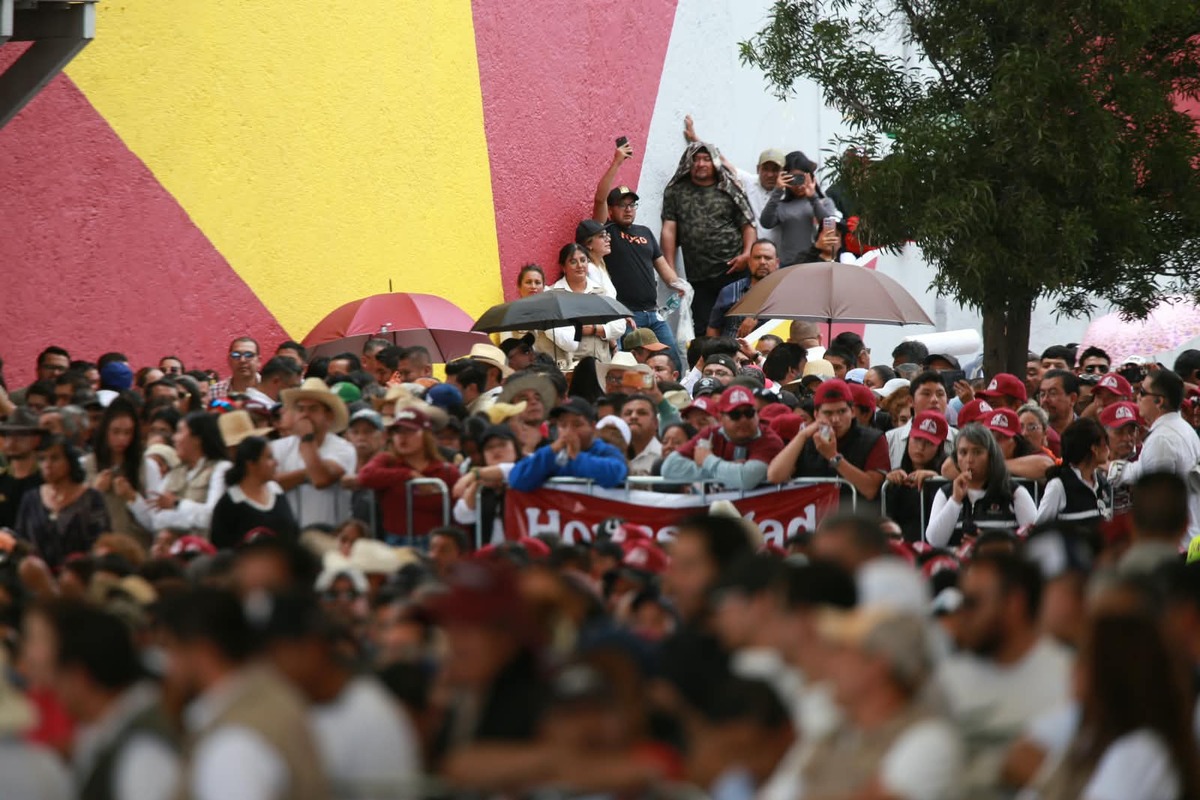 La presidenta Claudia Sheinbaum se presentó en Pachuca como parte de su gira de resultados. (Jorge Sánchez)