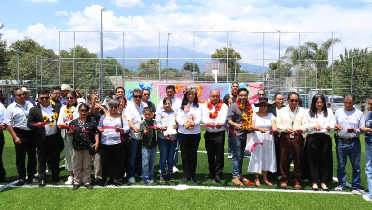 Ariadna Ayala entrega multideportivo en Atlixco | Especial