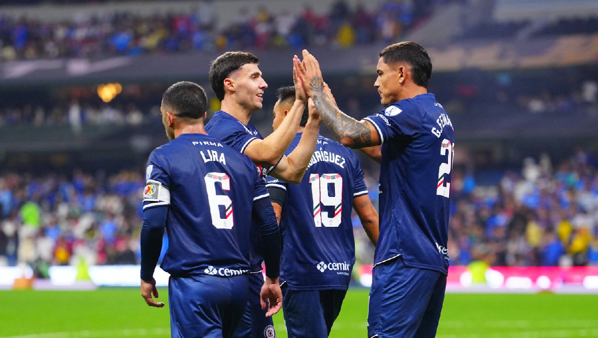 Avión de Cruz Azul queda varado en el AIFA previo a viajar para la Campeones Cup (Imago7)