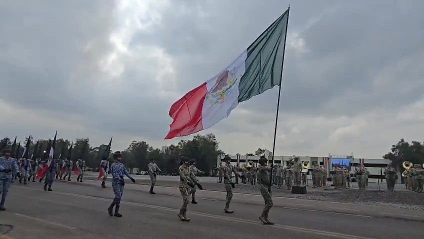 Efectivos del Ejército y Guardia Nacional pasaron revista en el Campo Militar 1-A rumbo al desfile del 16 de septiembre.| Foto: Especial