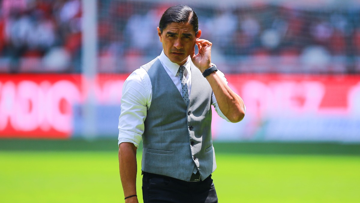 Francisco Palencia tunde a Pumas tras derrota ante Chivas (Imago7)