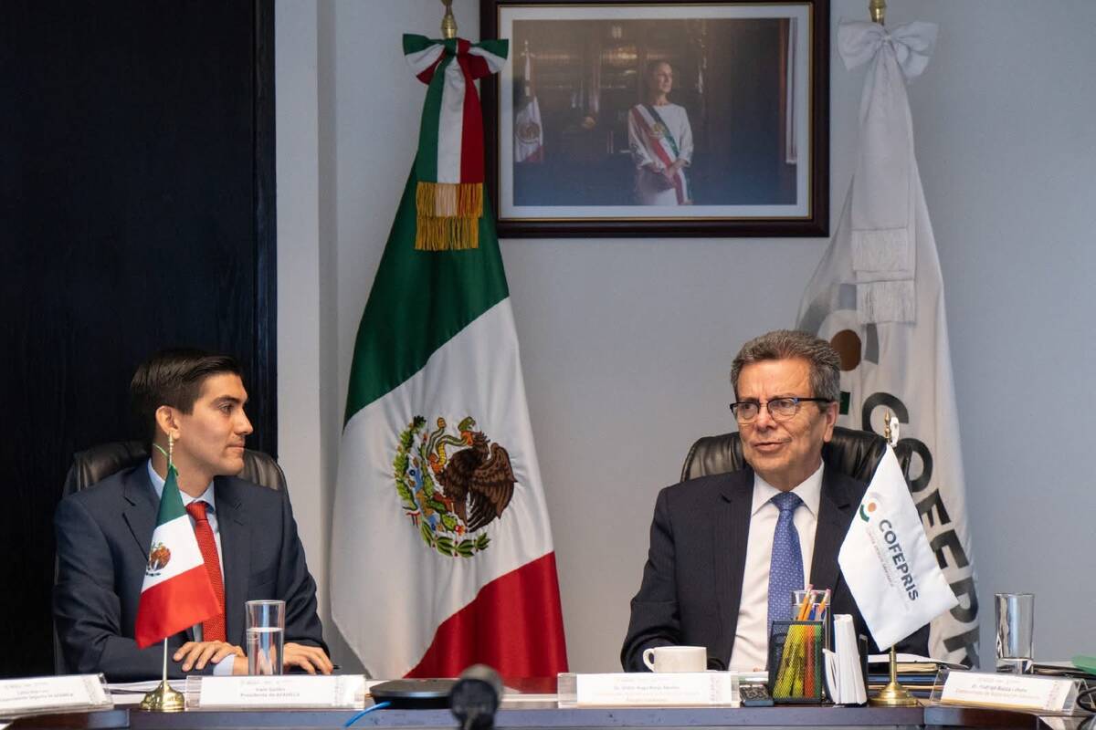 El jefe de Oficina de la COFEPRIS, Lic. Ulises Rangel, calificó el ajuste como un hito para la autoridad sanitaria federal.