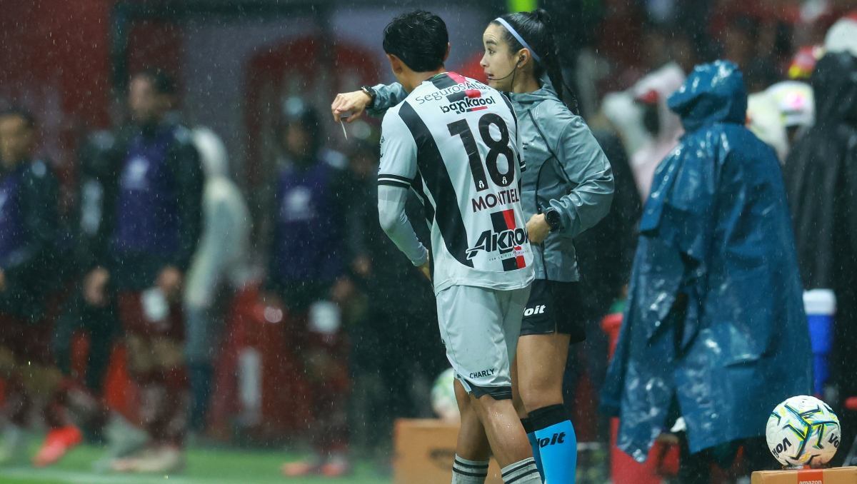 Montiel debutó con los rojinegros el pasado sábado en la derrota 5-2 ante Toluca. (Mexsport)