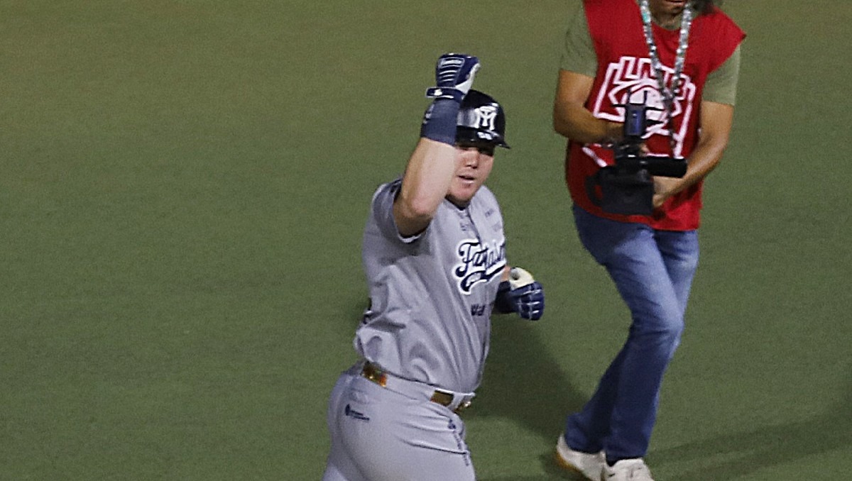 Dos Sultanes y Trevor Bauer refuerzan a Estrellas Orientales. (Especial)