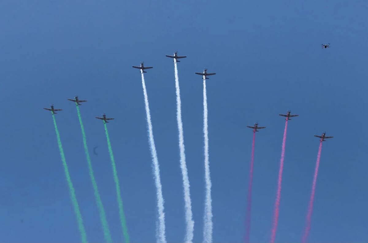 Las 99 aeronaves que integrarán el Agrupamiento Aéreo 2026 sobrevolarán el Zócalo durante el Desfile Cívico-Militar. | Foto: Jesús Quintanar