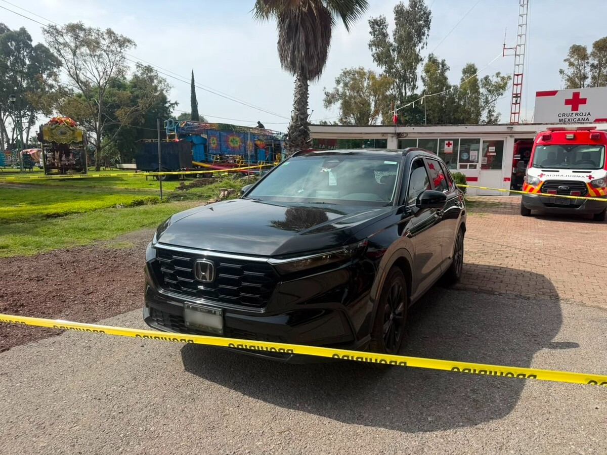 Fue atacada la camioneta del asesor de la alcaldesa de Tecámac en el Estado de México. | Foto: Osvaldo Müller