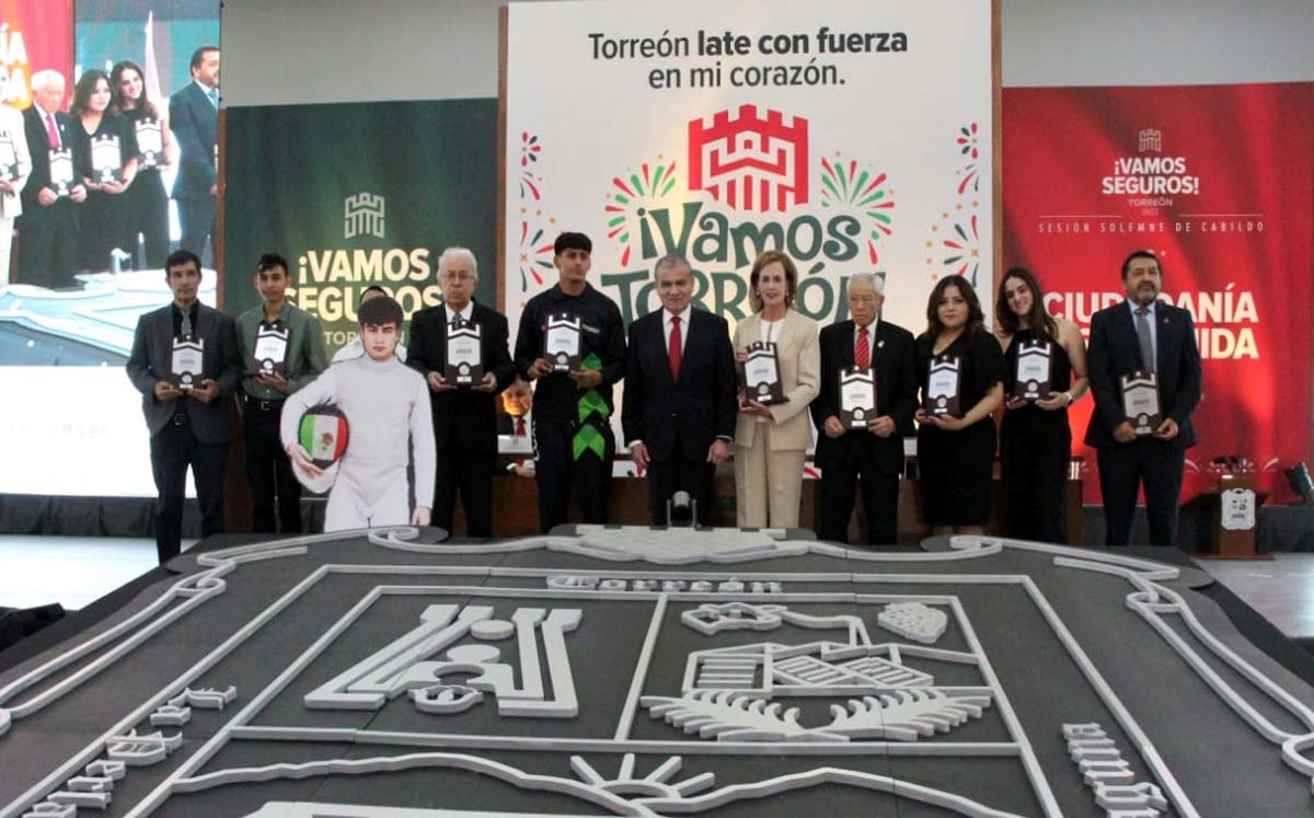 Ciudadanía Distinguida 2026 en Torreón. | Foto: Roberto Amaya