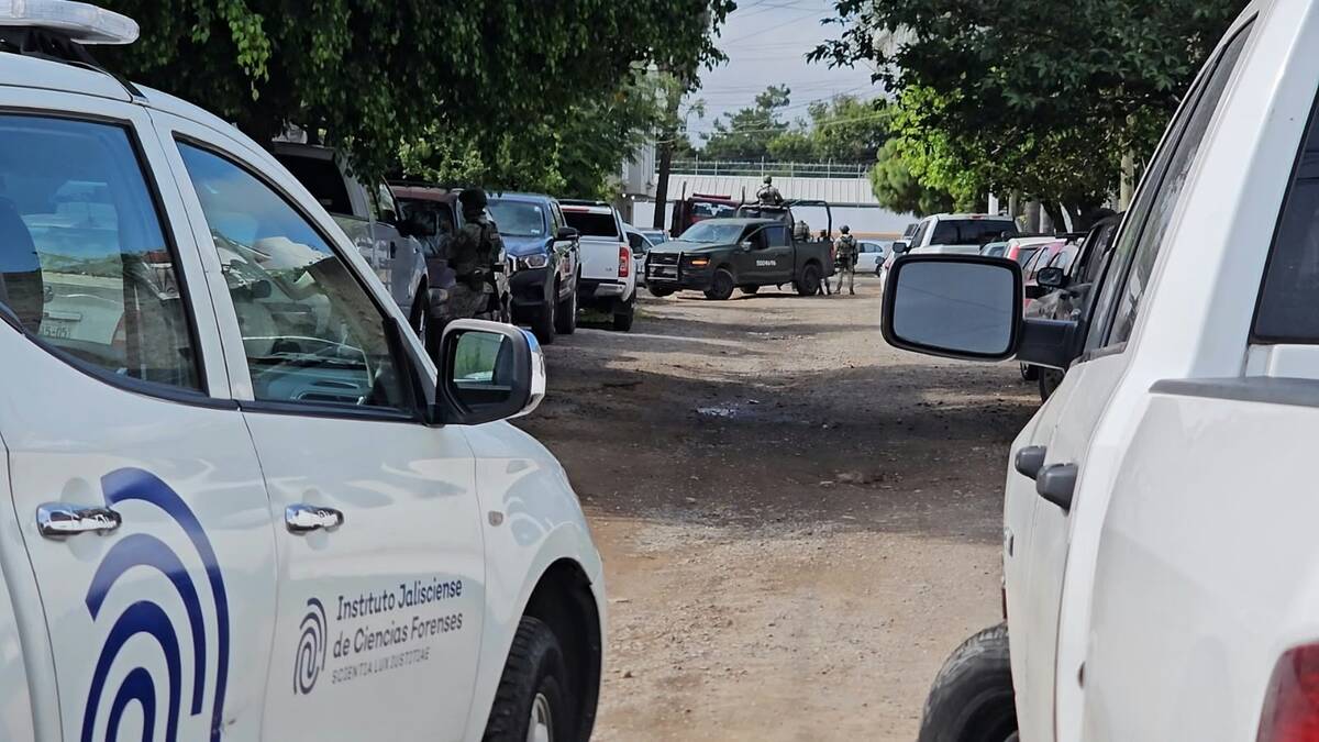Los elementos estatales, federales y municipales se hicieron presentes en la colonia Marcelino García Barragán. (Juan Carlos Munguía)