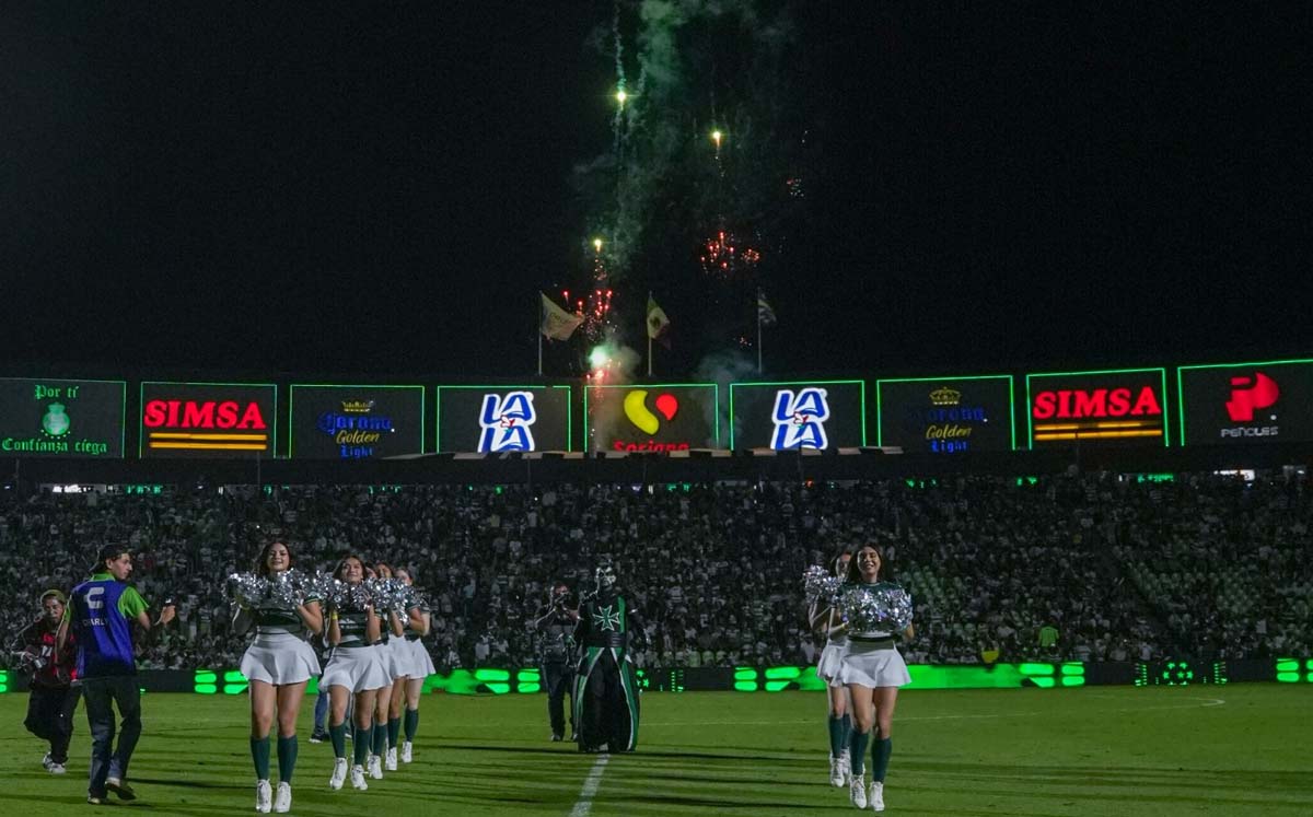 Un espectáculo para celebrar 43 años de historia de Santos Laguna. | Foto: Cortesía Santos Laguna