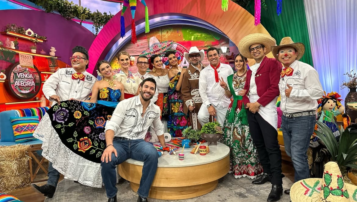 Así se vistieron conductores de Venga la Alegría este 15 de septiembre (Foto: Instagram)