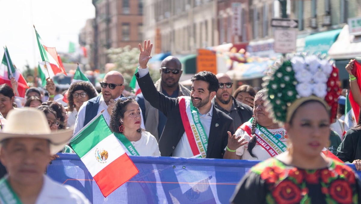 Alcalde de Nueva York, Zohran Mamdani, participando en el desfile del Día de la Independencia de México, en Nueva York. | EFE