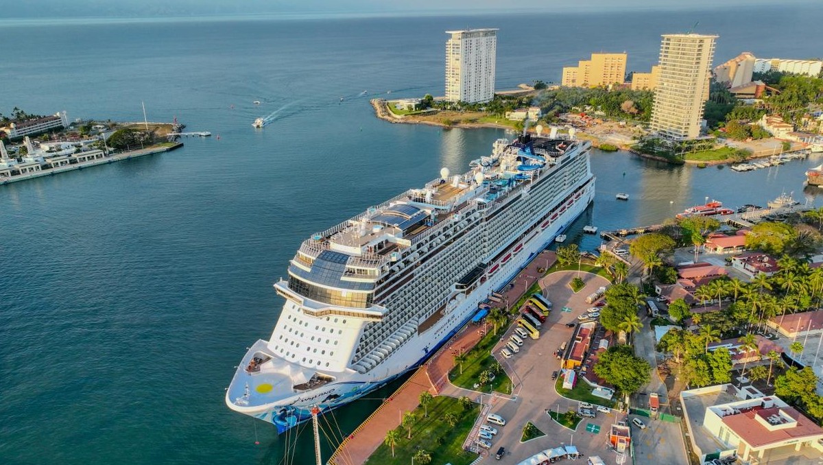 El arribo de más cruceros significará beneficios al turismo en Puerto Vallarta (Cortesía Gobierno de Jalisco)