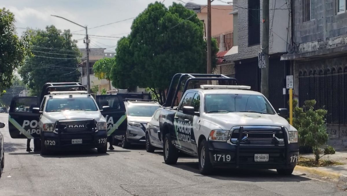 Autoridades se desplegaron en la colonia Bosque Real tras el reporte del robo con violencia. Agustín Martínez