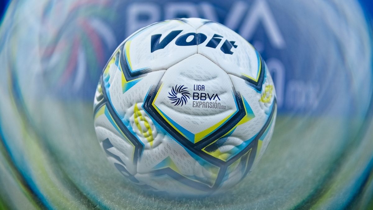 El balón Voit listo para el rodar en la Liga BBVA Expansión MX. (Imago7)