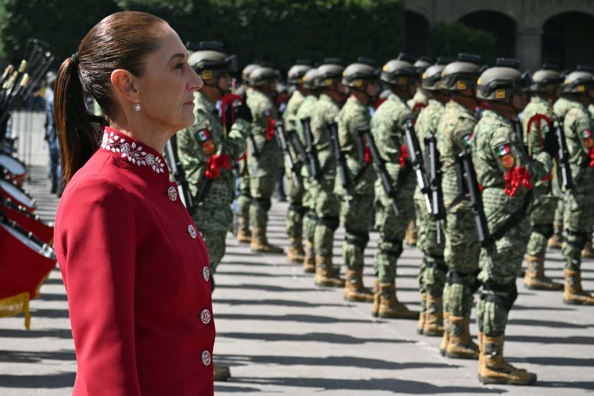 Claudia Sheinbaum, presidenta de México en el Desfile Cívico - Militar 2026. | Foto: Daniel Augusto