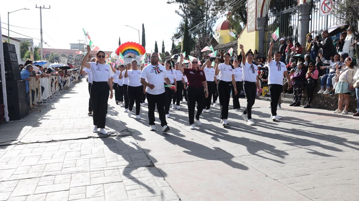 El desfile cívico militar de Tecámac incluyó la participación de distintas áreas descentralizadas. | Foto: Especial
