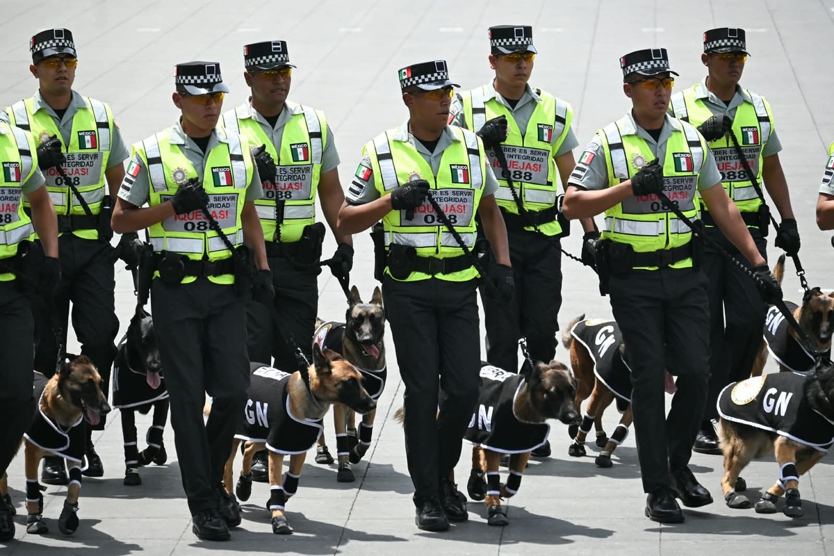 Escuadrones caninos en el desfile por el aniversario 216 de la Independencia. | Especial