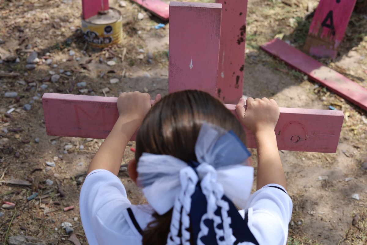 Cada feminicidio puede dejar una familia que debe reorganizar su vida de un día para otro. | Foto: Verónica Rivera