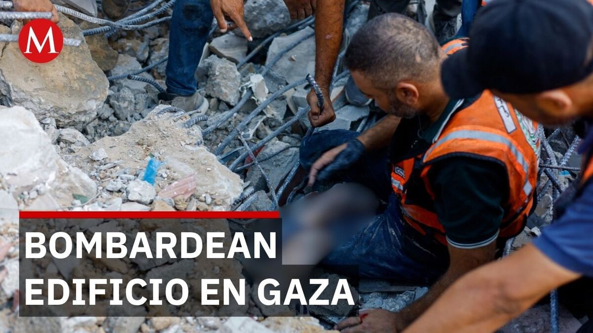 100 personas atrapadas bajo escombros tras bombardeo a edificio en Gaza