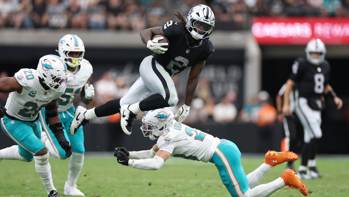 Ashton Jeanty fue clave para la victoria de Raiders sobre Dolphins (AFP)