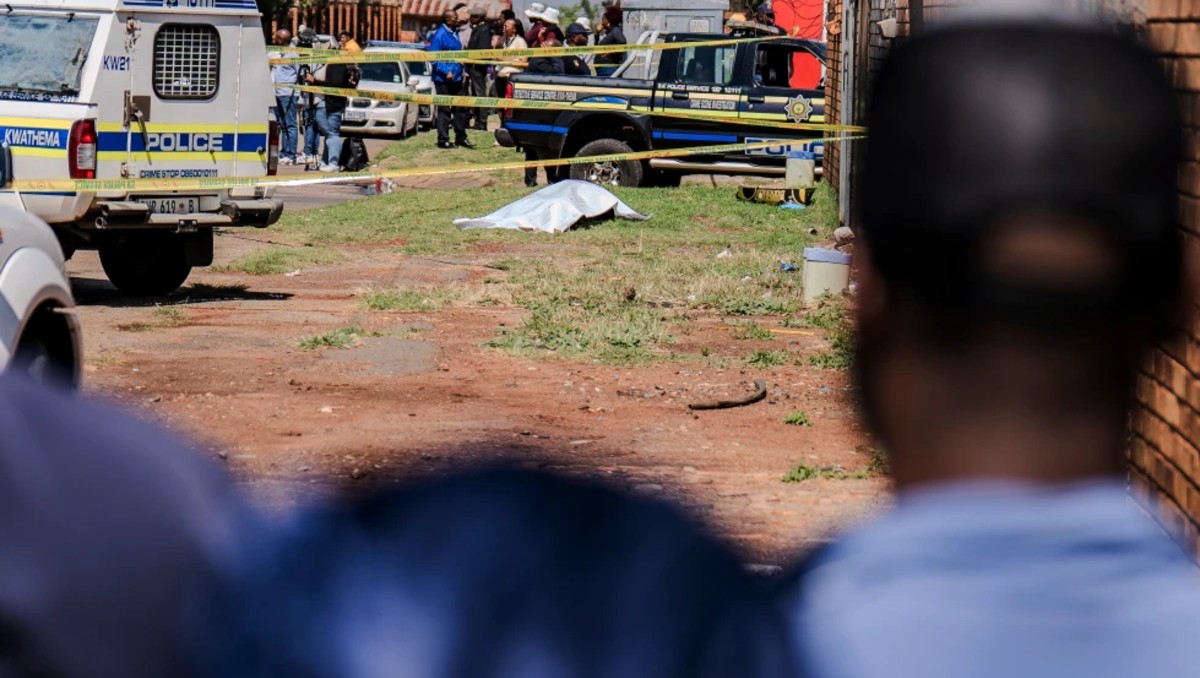 El cadáver fue encontrado con heridas punzocortantes en el suburbio de Dawn Park. | Foto: AP