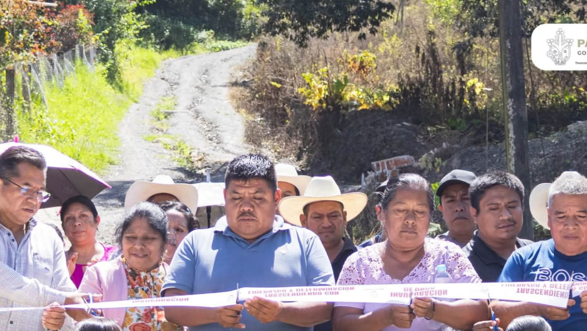 Mejora gobierno de Pahuatlán vialidad en el Barrio Atezcapa de Xolotla | Especial